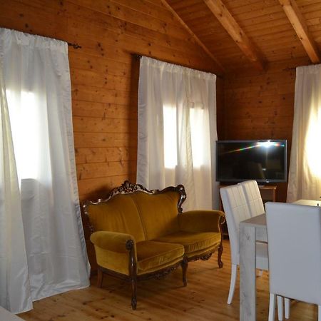 Chalet L Oasi Di Ambra 8 Posti Letto Con Uso Piscina Ardea Exterior photo
