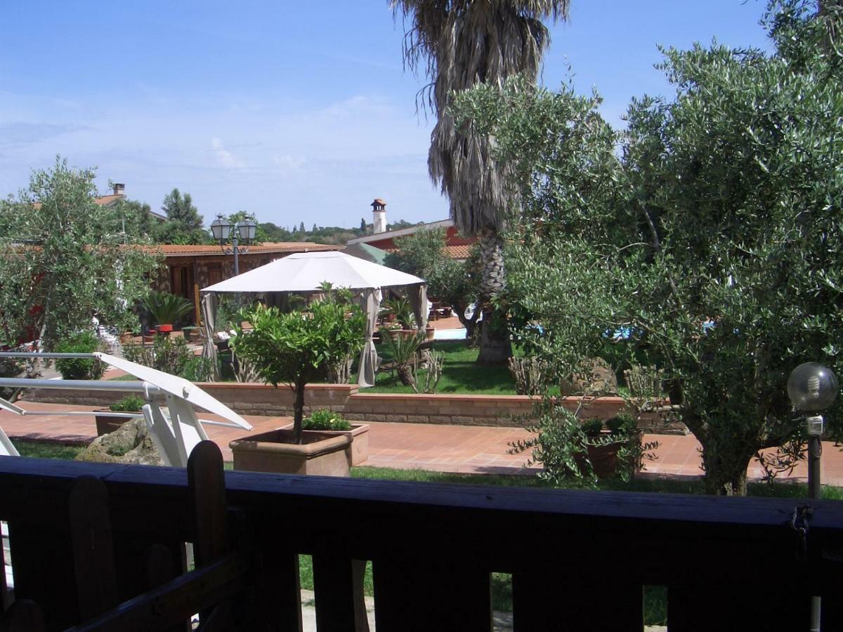 Chalet L Oasi Di Ambra 8 Posti Letto Con Uso Piscina Ardea Exterior photo