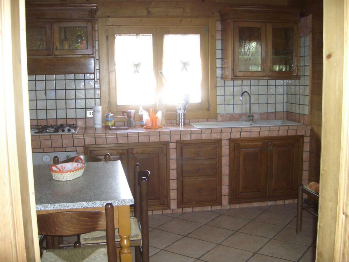 Chalet L Oasi Di Ambra 8 Posti Letto Con Uso Piscina Ardea Exterior photo