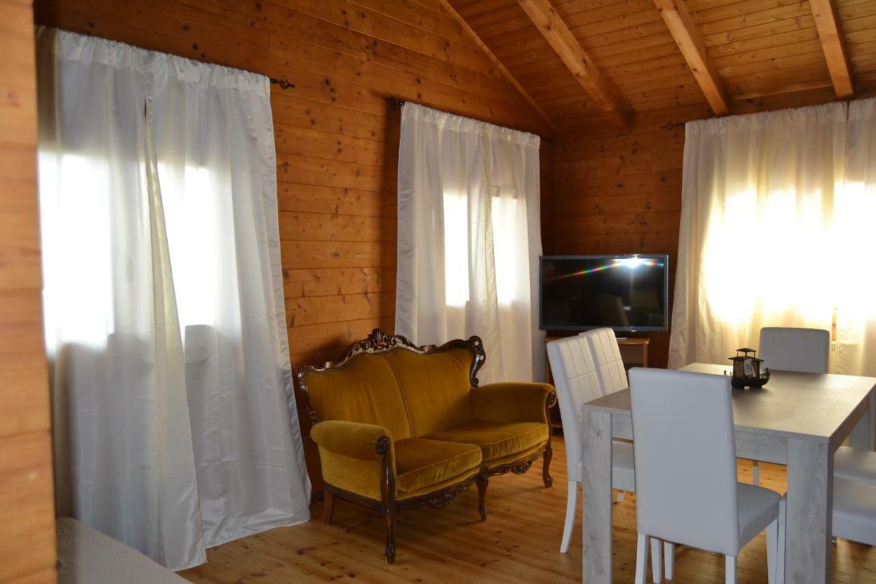 Chalet L Oasi Di Ambra 8 Posti Letto Con Uso Piscina Ardea Exterior photo