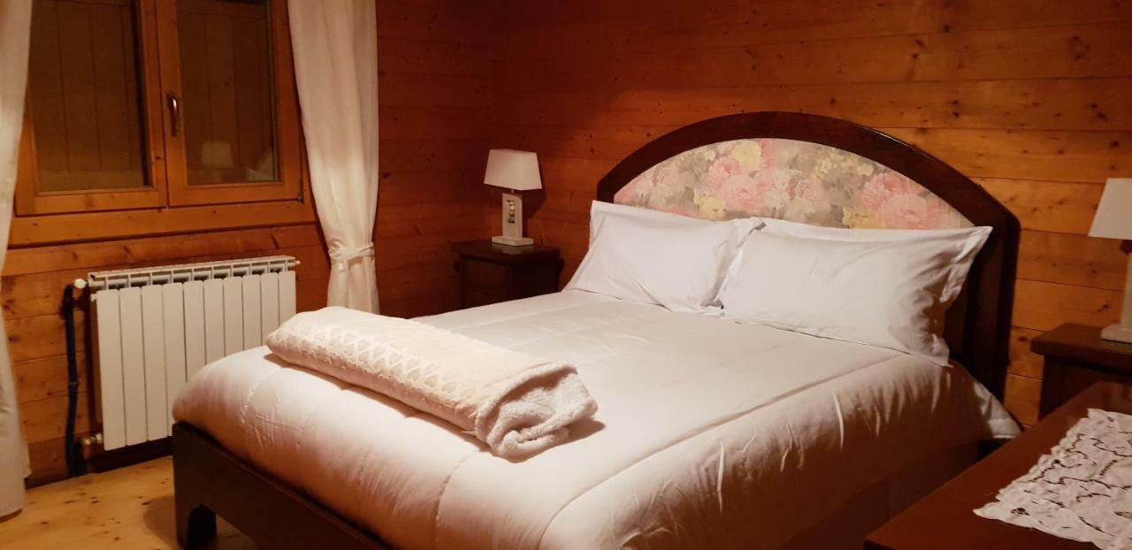 Chalet L Oasi Di Ambra 8 Posti Letto Con Uso Piscina Ardea Exterior photo