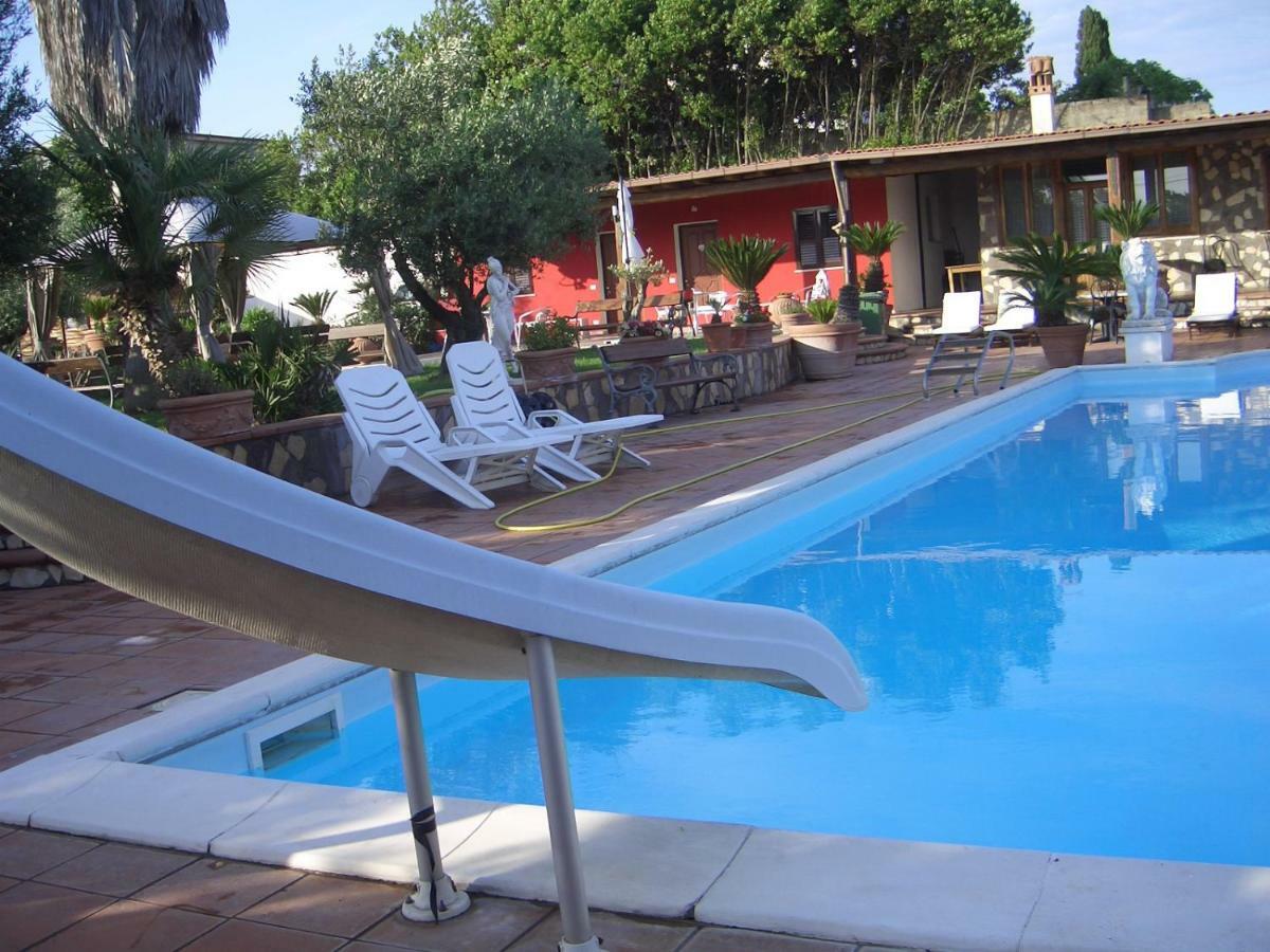 Chalet L Oasi Di Ambra 8 Posti Letto Con Uso Piscina Ardea Exterior photo