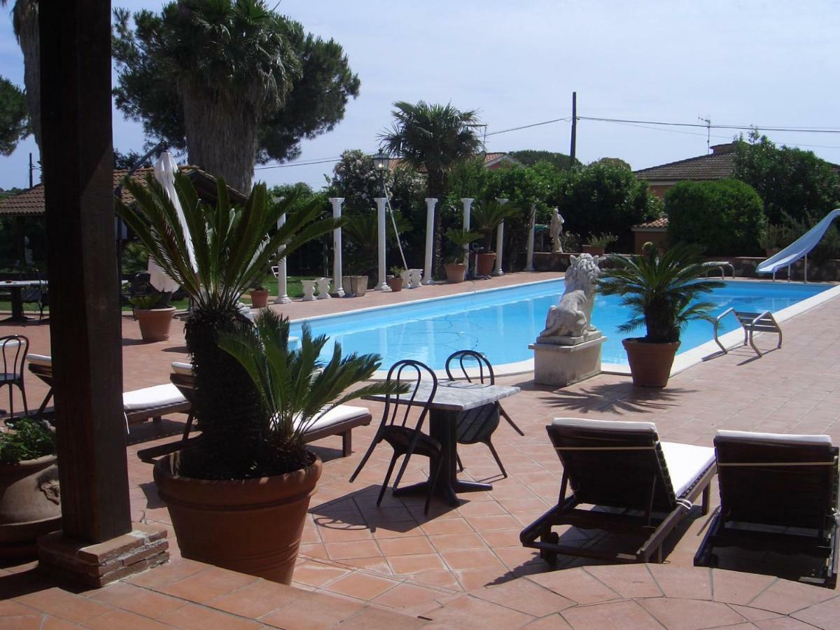 Chalet L Oasi Di Ambra 8 Posti Letto Con Uso Piscina Ardea Exterior photo