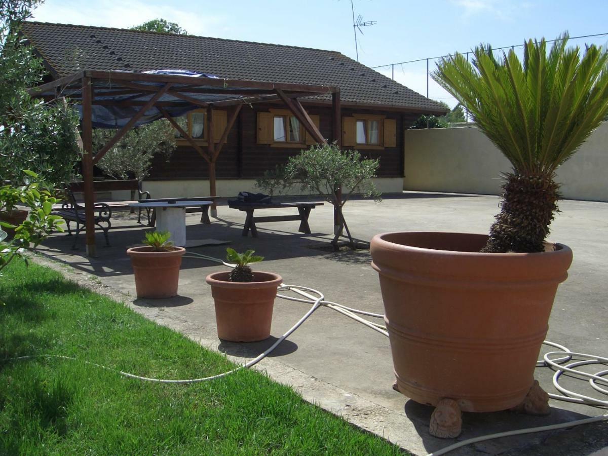 Chalet L Oasi Di Ambra 8 Posti Letto Con Uso Piscina Ardea Exterior photo